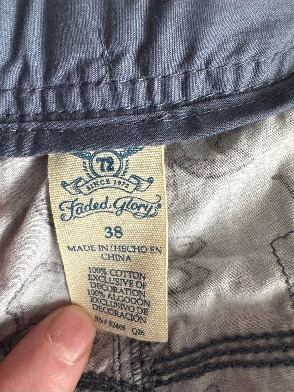 Faded Glory Blue and Gray Floral Cargo Shorts, Size:38 - Picture 4 of 7